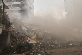 «Βροχή» πέφτουν οι βόμβες στη Μέση Ανατολή - Δεν συζητά με Λίβανο το Ισραήλ, καλά στην υγεία του ο Χαμενεΐ